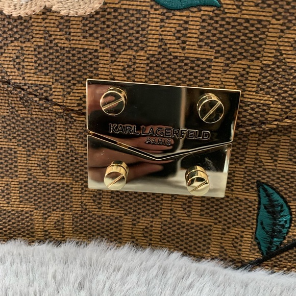 KARL LAGERFELD LEATHER SLING BAG - Picture 4 of 12